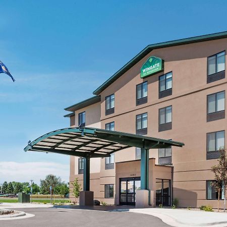 Wingate By Wyndham Sidney Hotel Екстериор снимка