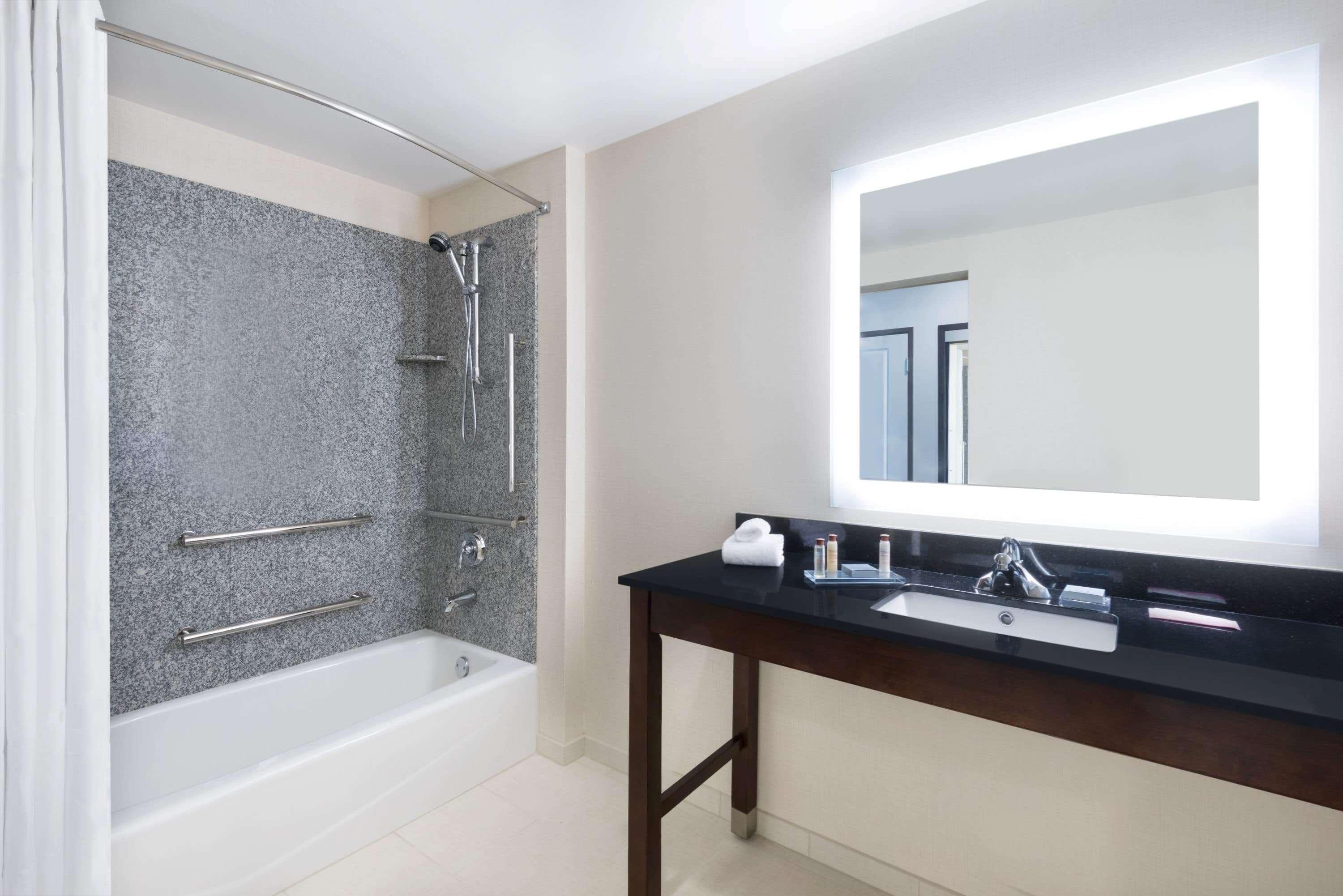 Wingate By Wyndham Sidney Hotel Екстериор снимка