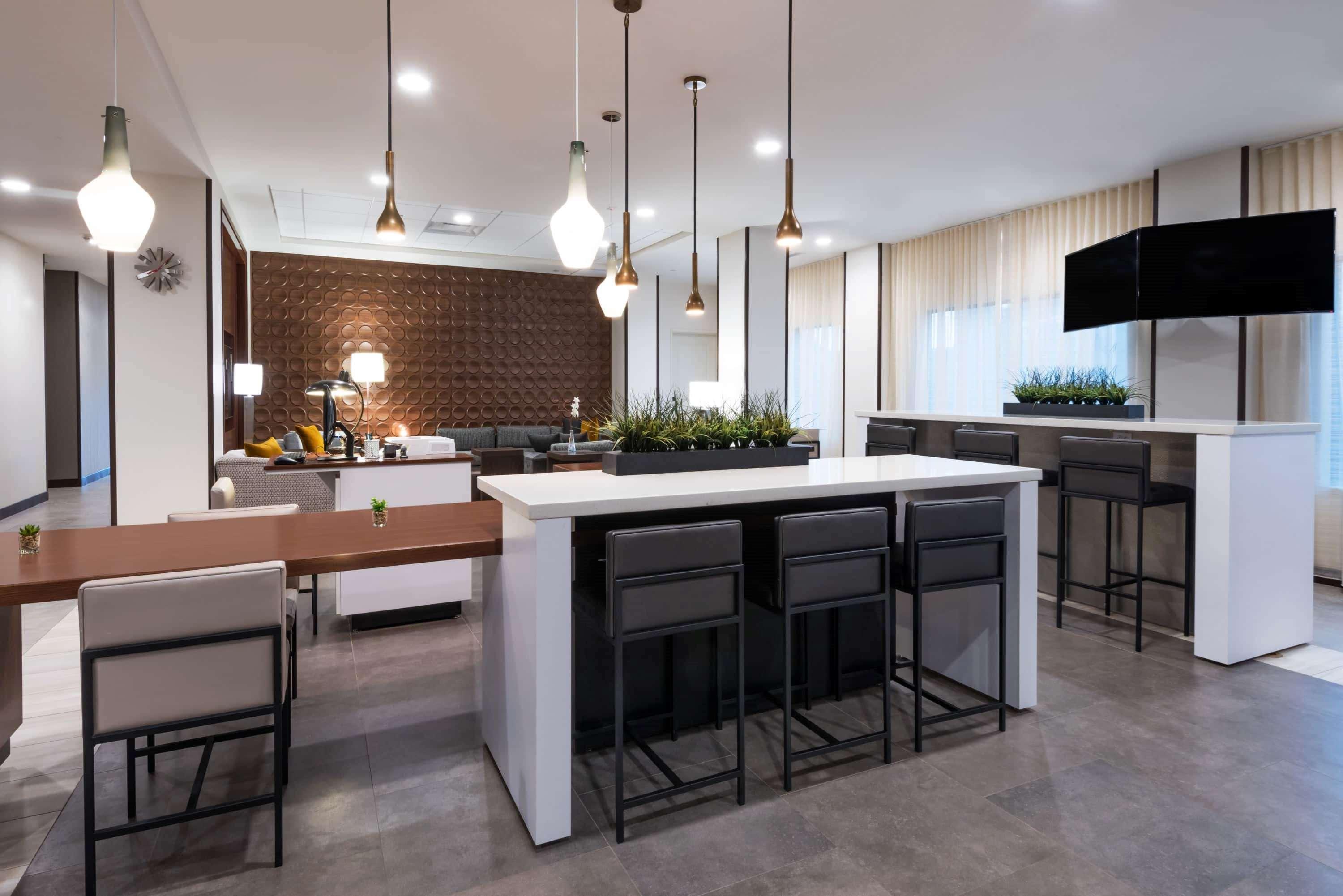 Wingate By Wyndham Sidney Hotel Екстериор снимка